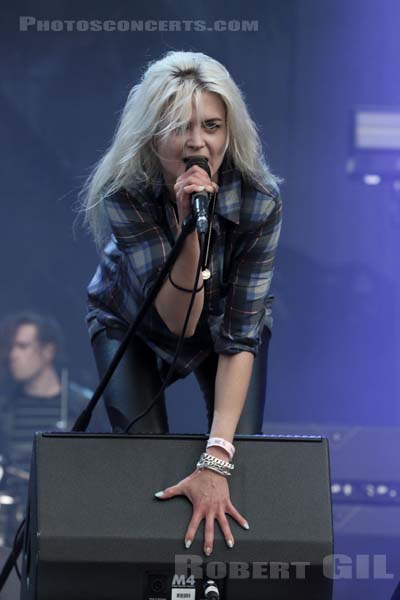 THE KILLS - 2017-08-26 - SAINT CLOUD - Domaine National - Grande Scene - Alison Nicole Mosshart